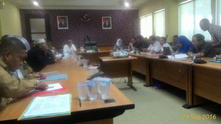 Suasana saat pertemuan pedagang dan Pemprov Sumsel di ruang rapat Setda Sumsel. (foto/alwi_alim)